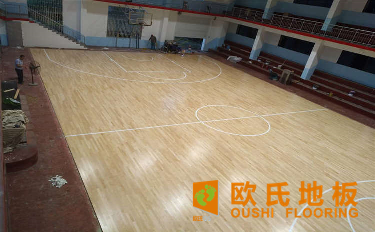 大型篮球实木运动地板维护