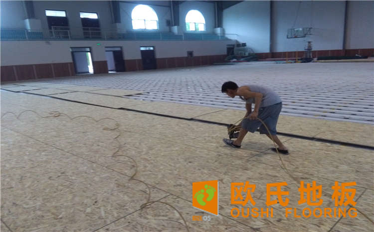 拼接板排球馆木地板安装工艺