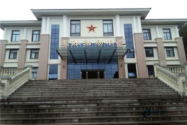 指接板篮球馆木地板批发**