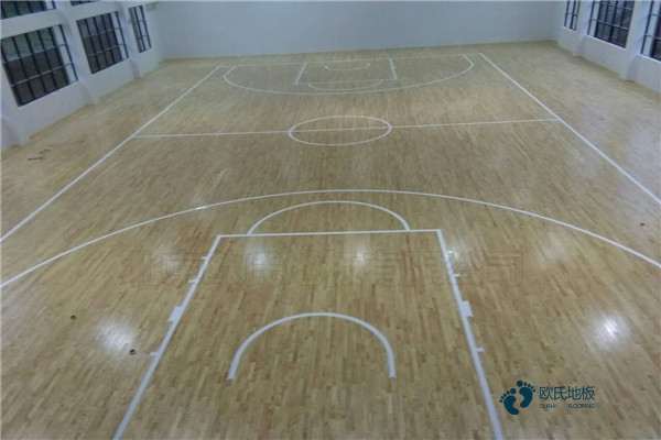 枫木篮球馆木地板怎么保养？